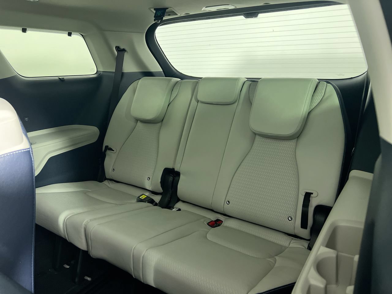 New 2027 Ceramic Silver Kia SX image 28
