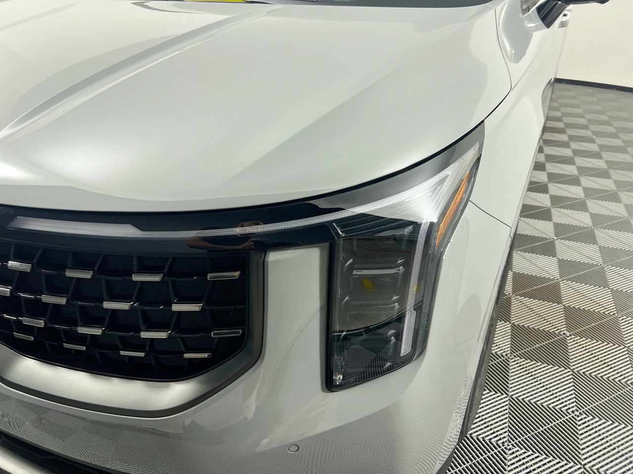 New 2027 Ceramic Silver Kia SX image 11