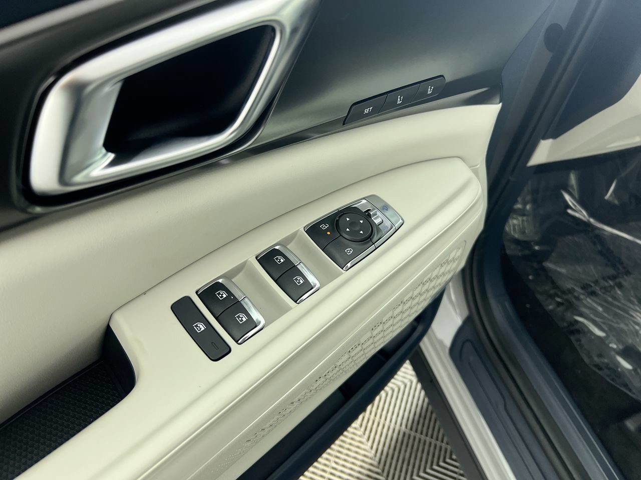 New 2027 Ceramic Silver Kia SX image 15
