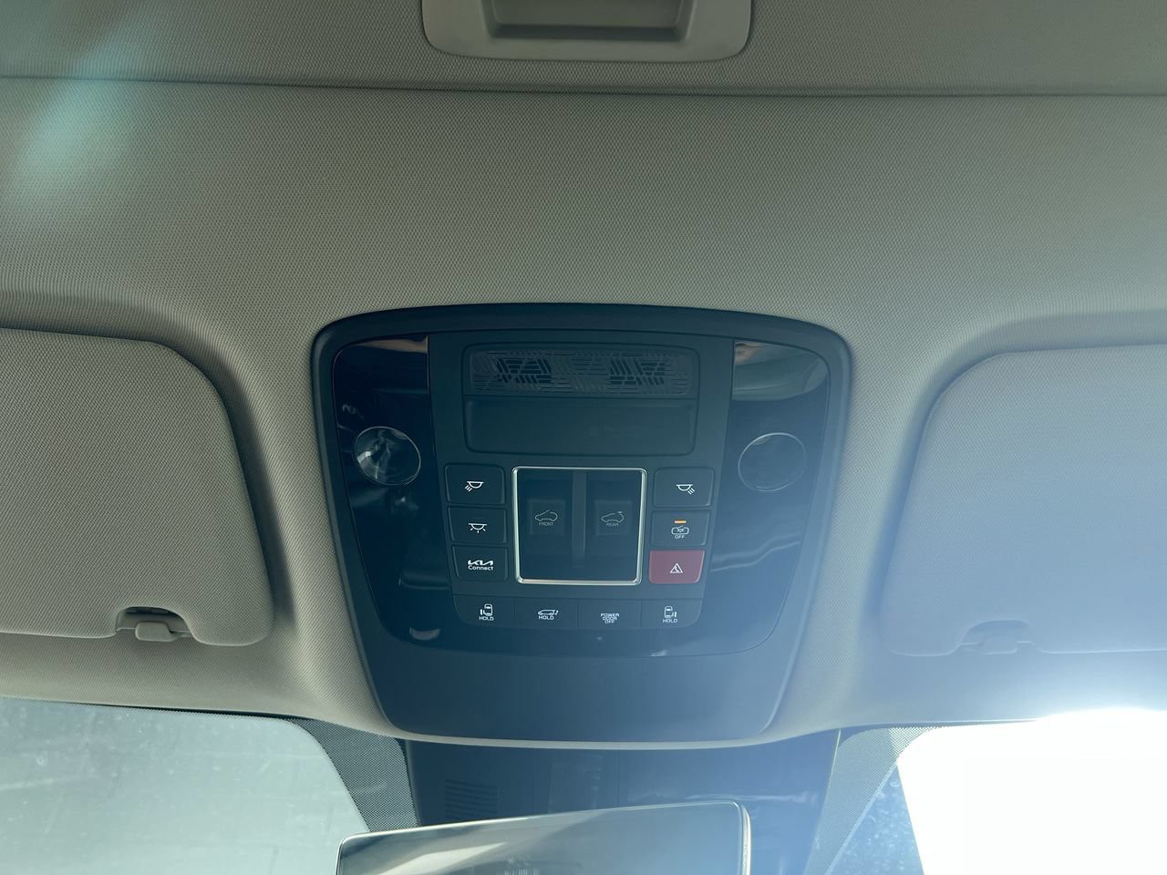 New 2027 Ceramic Silver Kia SX image 19