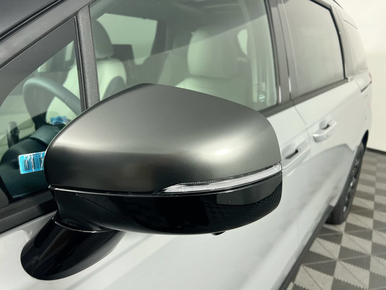New 2027 Ceramic Silver Kia SX image 12
