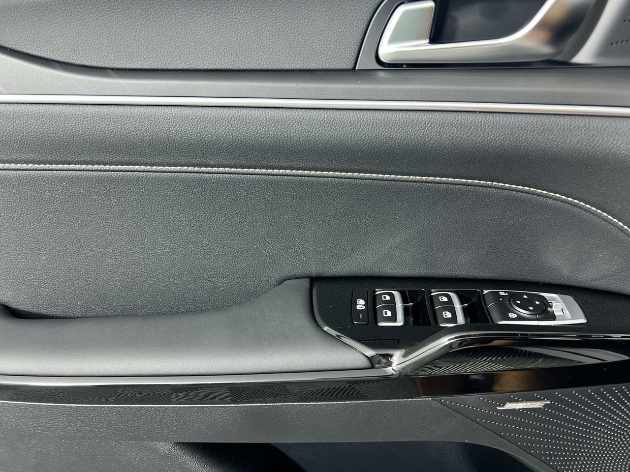 New 2026 Wolf Gray Kia GT-Line image 16