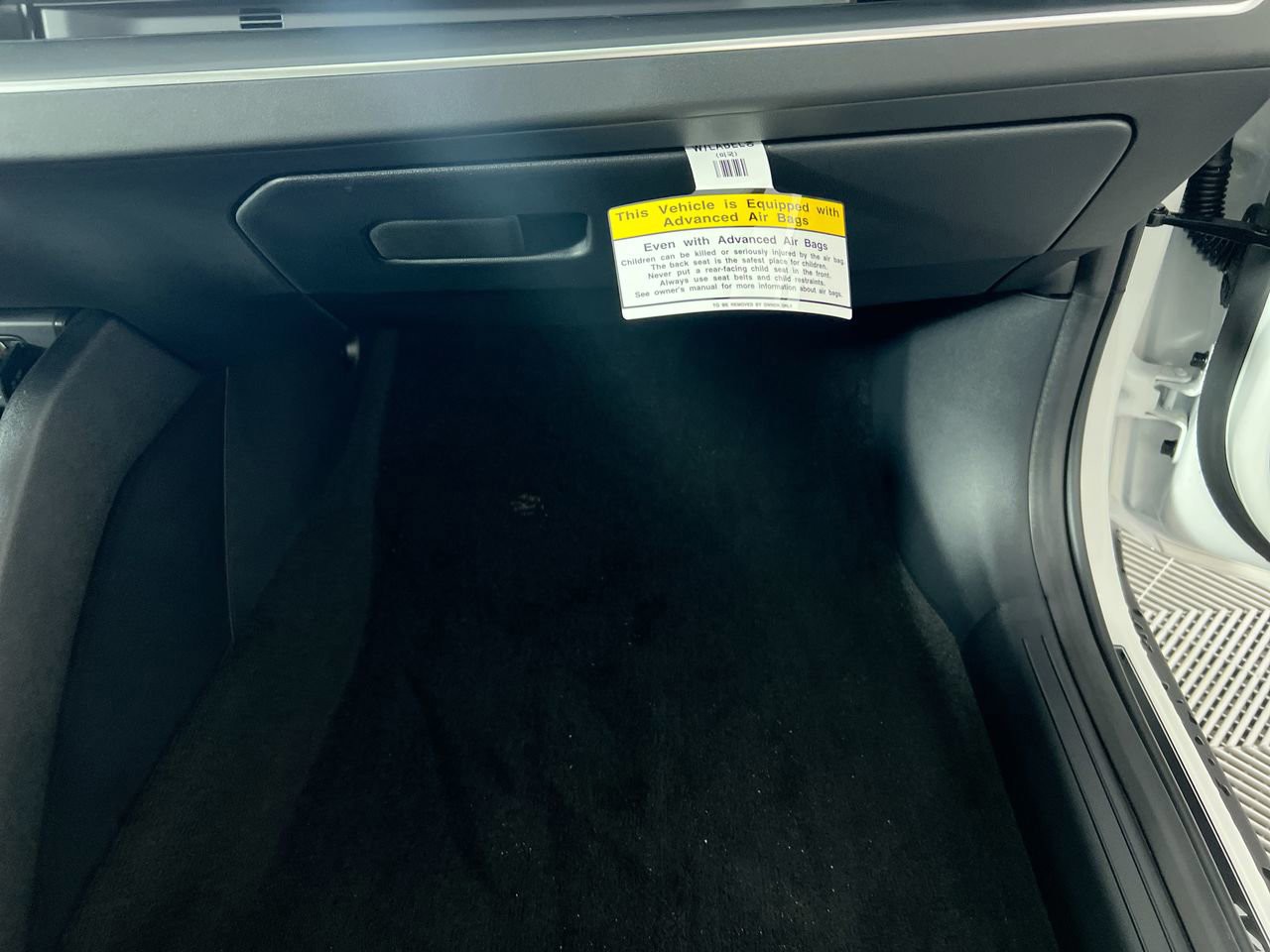 New 2026 Snow White Pearl Kia LXS image 34