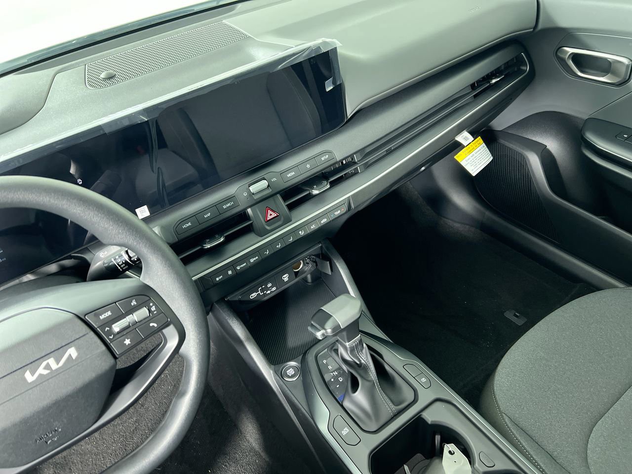 New 2026 Snow White Pearl Kia LXS image 24