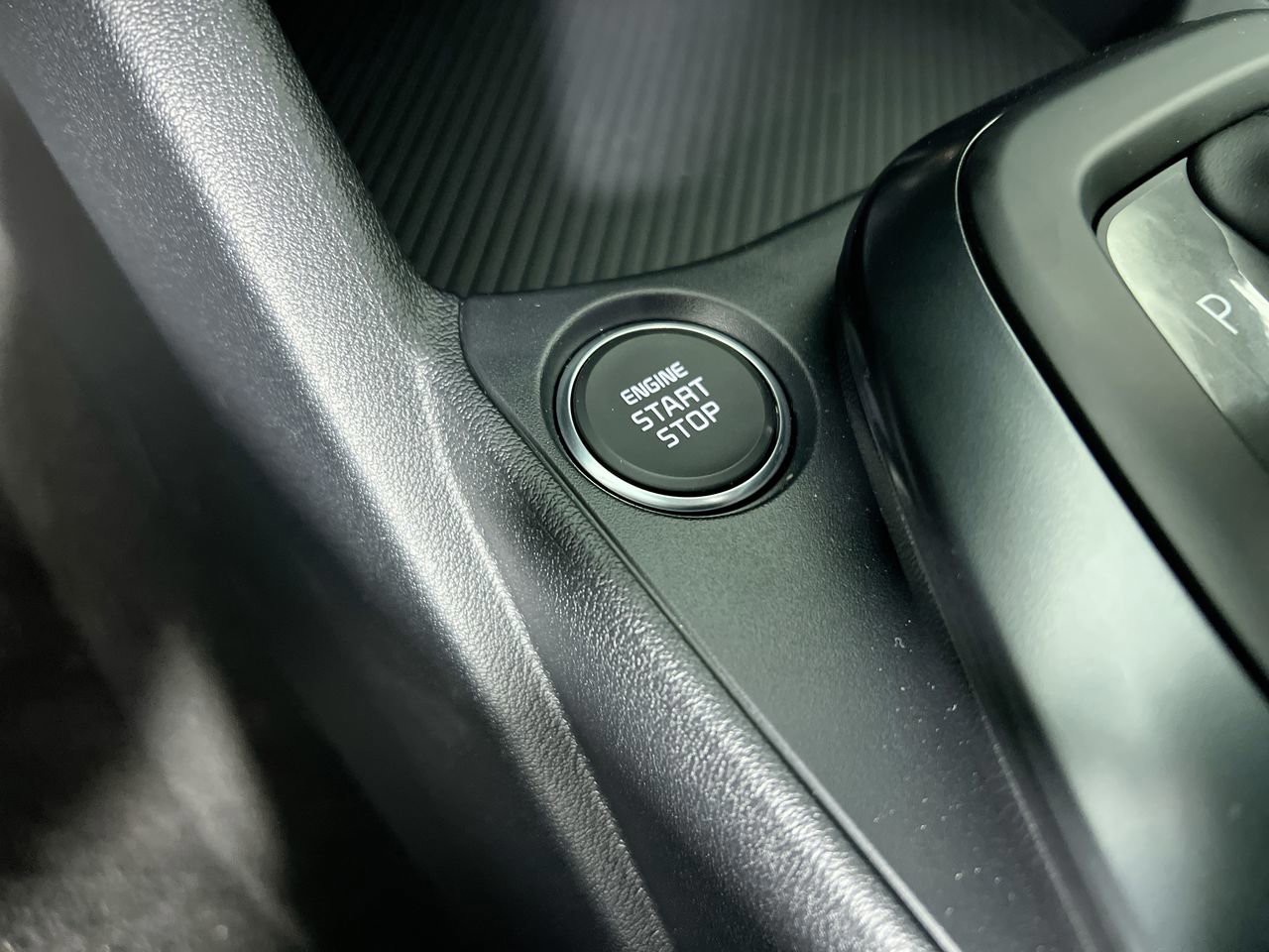 New 2026 Snow White Pearl Kia LXS image 22