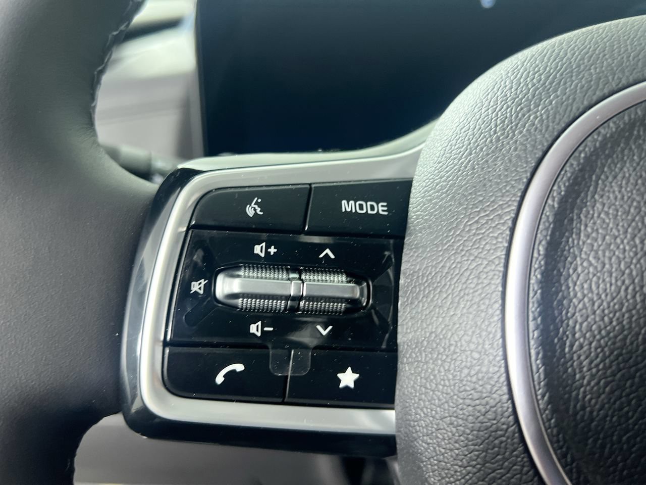 New 2027 Snow White Pearl Kia SX image 18