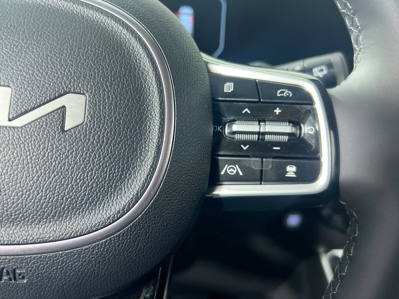 New 2027 Snow White Pearl Kia SX image 19