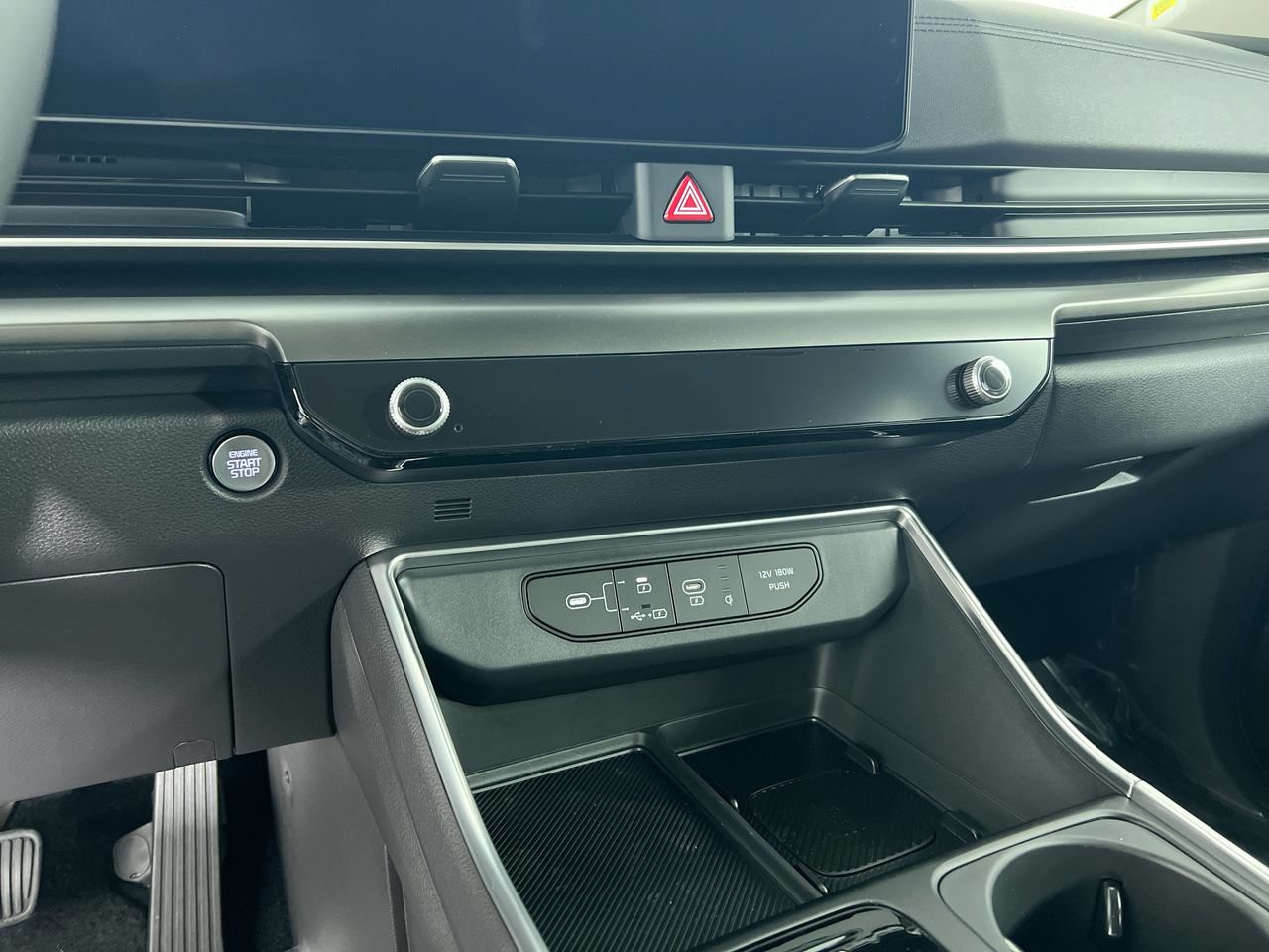 New 2027 Snow White Pearl Kia SX image 26