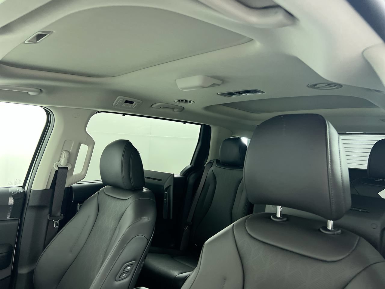 New 2027 Snow White Pearl Kia SX image 21