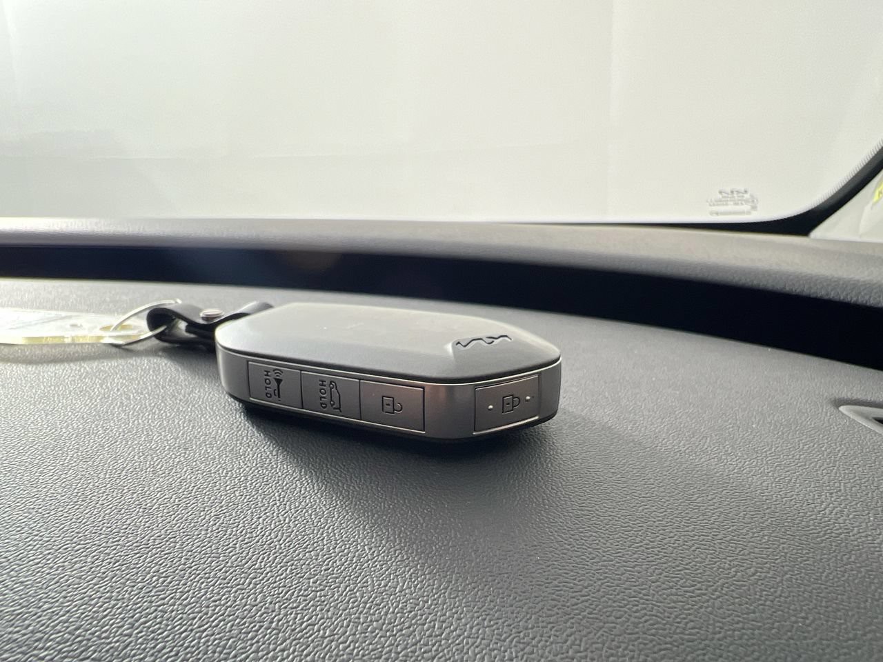 New 2027 Snow White Pearl Kia SX image 35