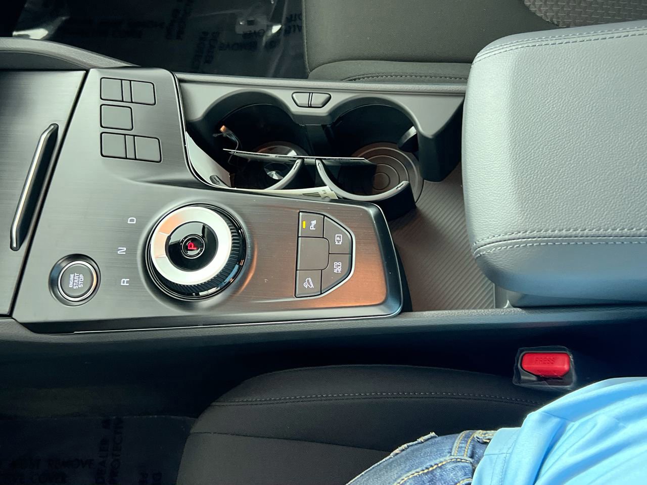 New 2026 Snow White Pearl Kia LX image 25