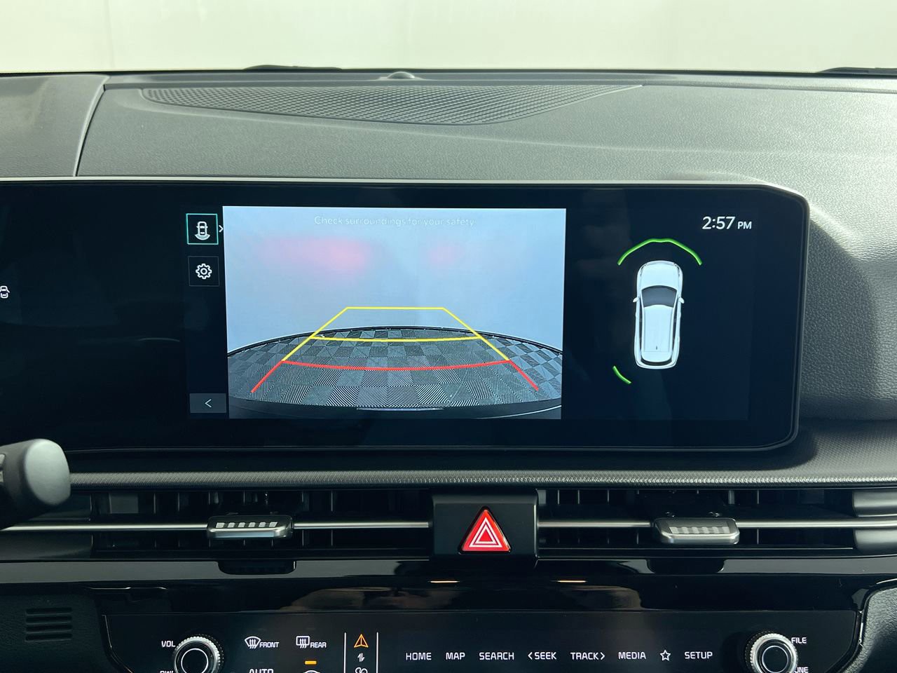 New 2026 Snow White Pearl Kia LX image 29