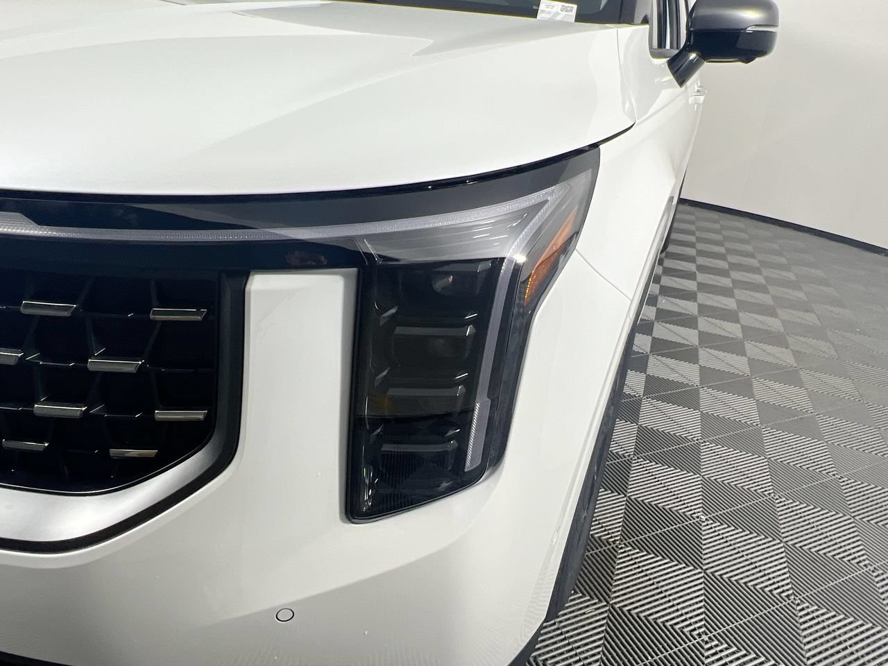 New 2027 Snow White Pearl Kia SX image 11