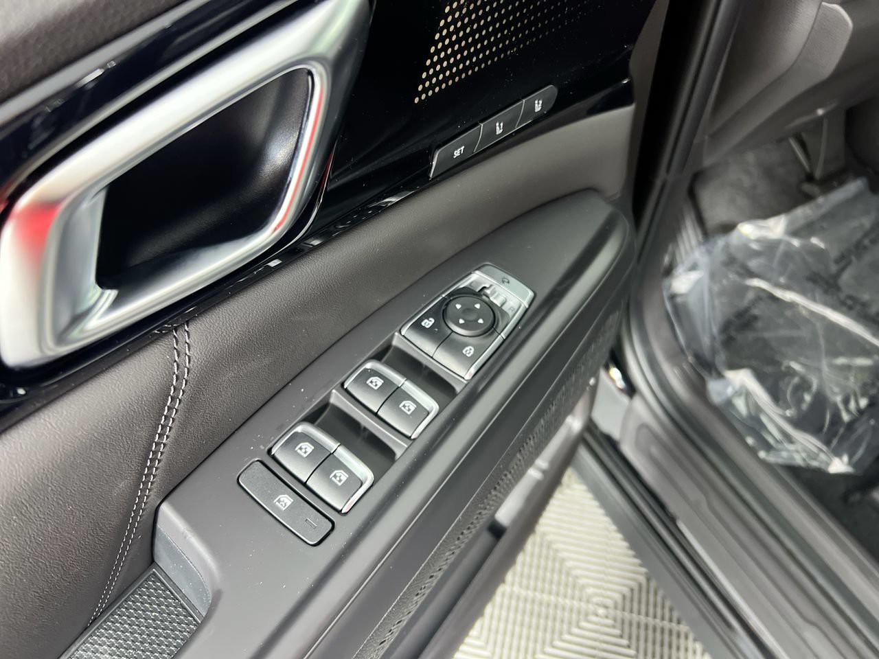 New 2026 Aurora Black Pearl Kia SX Prestige image 14