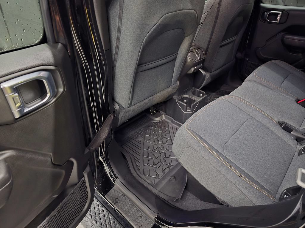 Used 2025 Black Clearcoat Jeep Sport S image 29