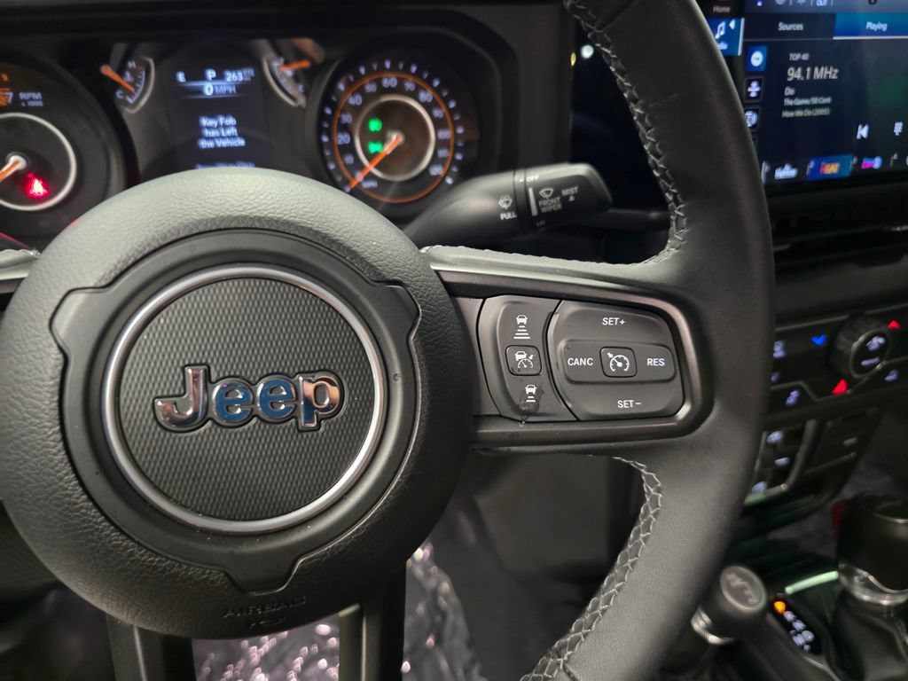 Used 2025 Black Clearcoat Jeep Sport S image 21