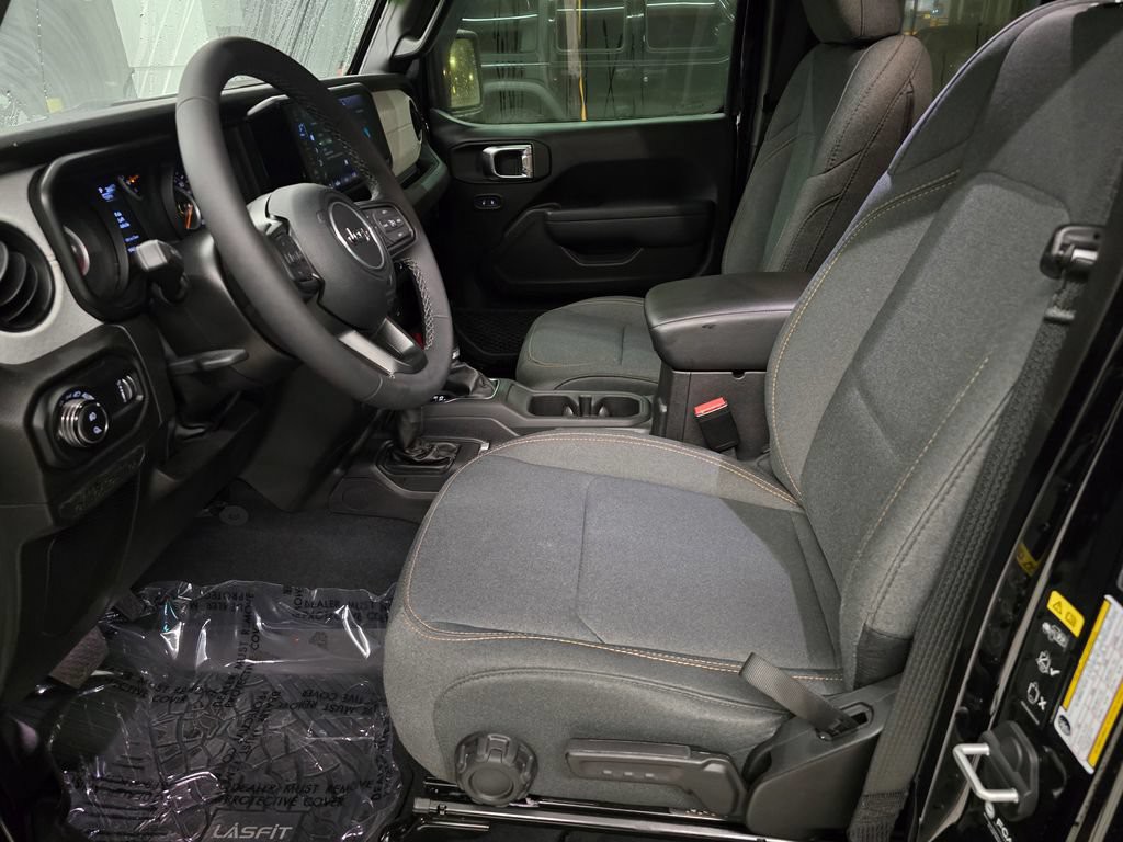 Used 2025 Black Clearcoat Jeep Sport S image 18