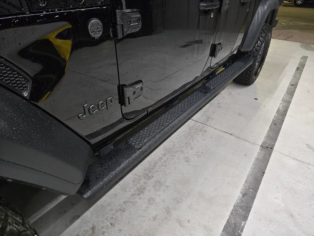 Used 2025 Black Clearcoat Jeep Sport S image 11