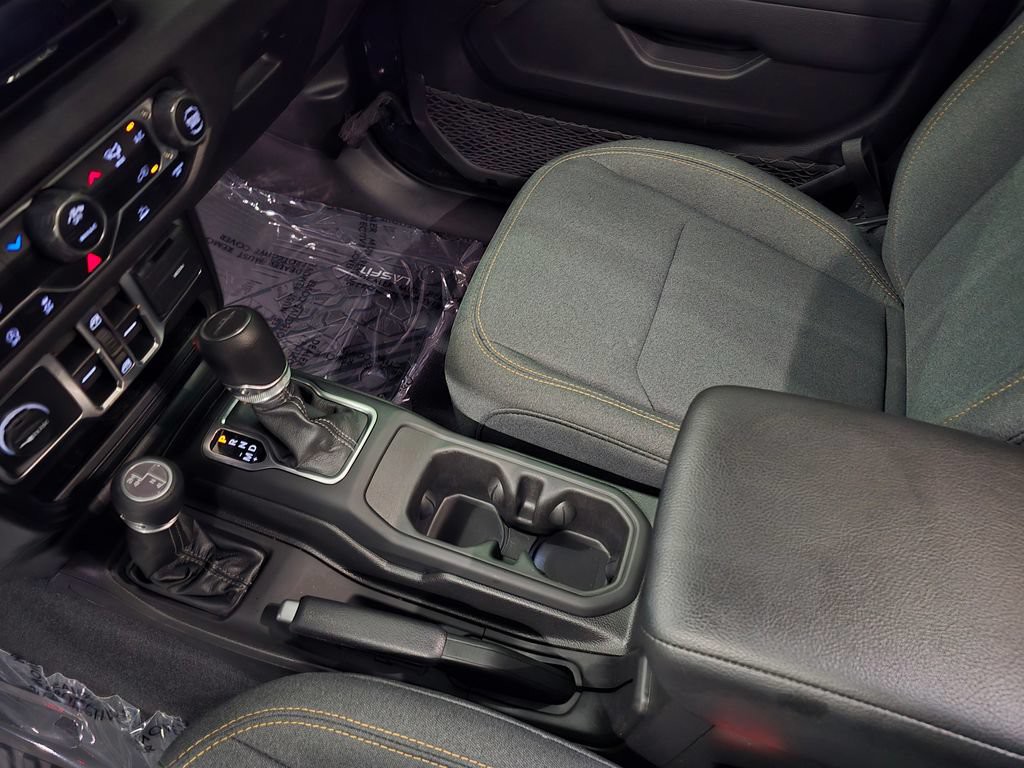 Used 2025 Black Clearcoat Jeep Sport S image 25