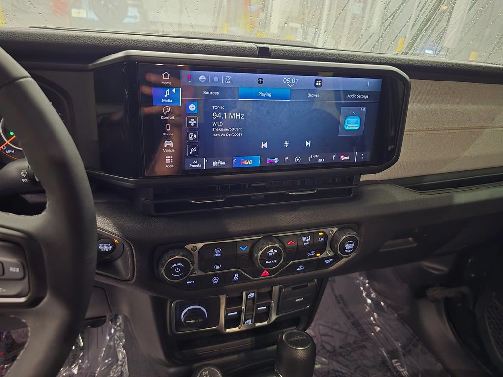 Used 2025 Black Clearcoat Jeep Sport S image 23