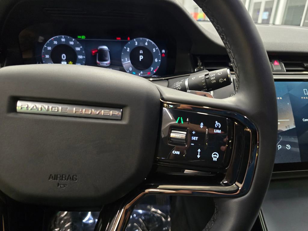 Used 2025 Fuji White Land Rover Core S image 18