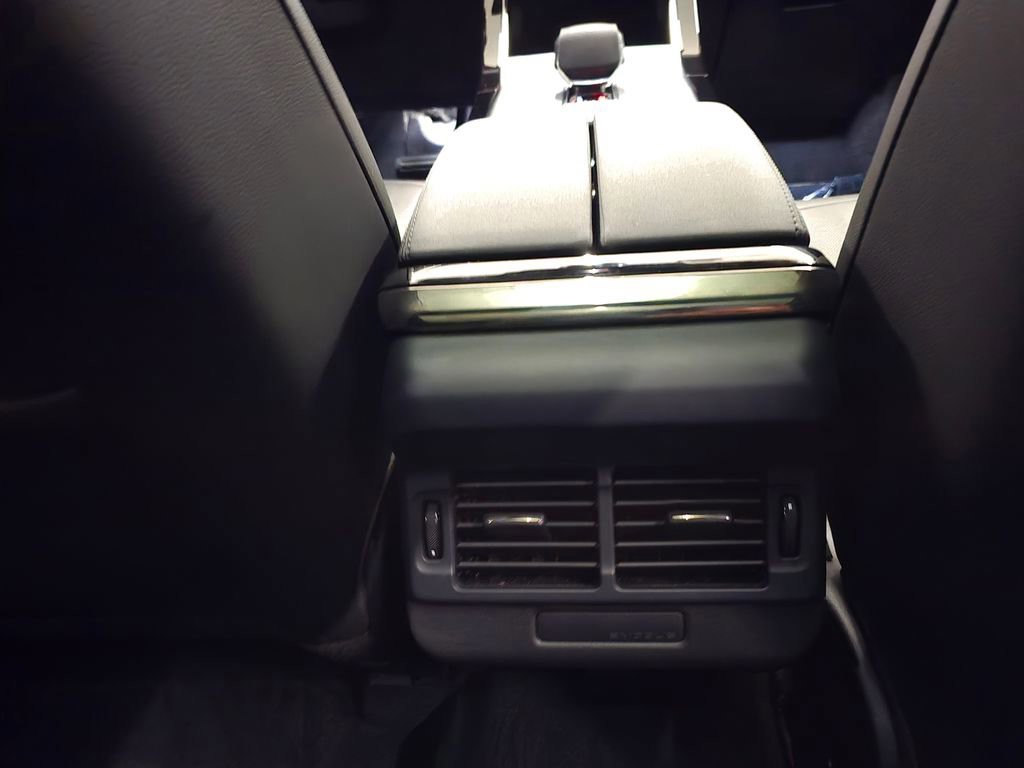 Used 2025 Fuji White Land Rover Core S image 31