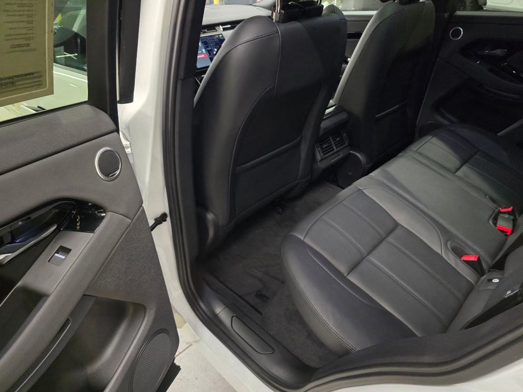 Used 2025 Fuji White Land Rover Core S image 27