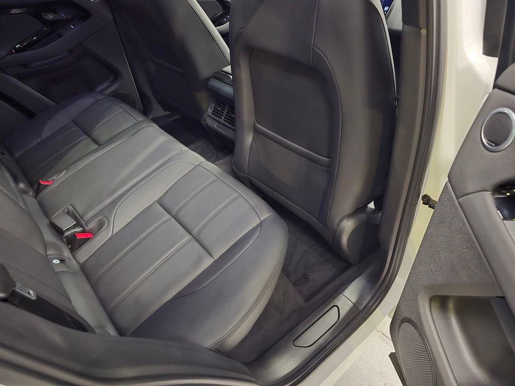 Used 2025 Fuji White Land Rover Core S image 30
