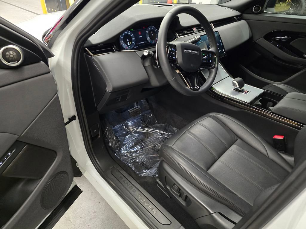 Used 2025 Fuji White Land Rover Core S image 14