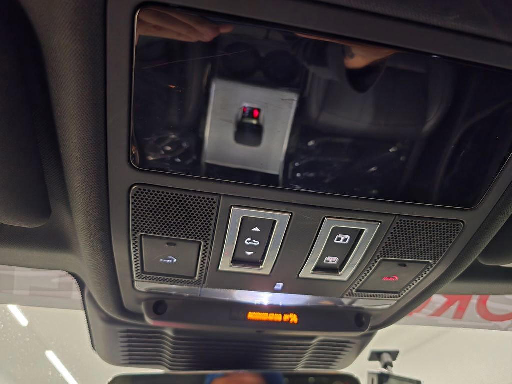 Used 2025 Fuji White Land Rover Core S image 26