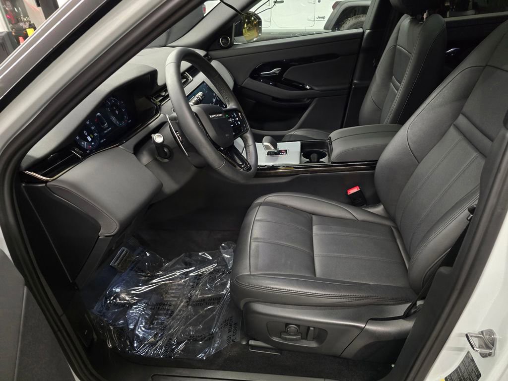 Used 2025 Fuji White Land Rover Core S image 15