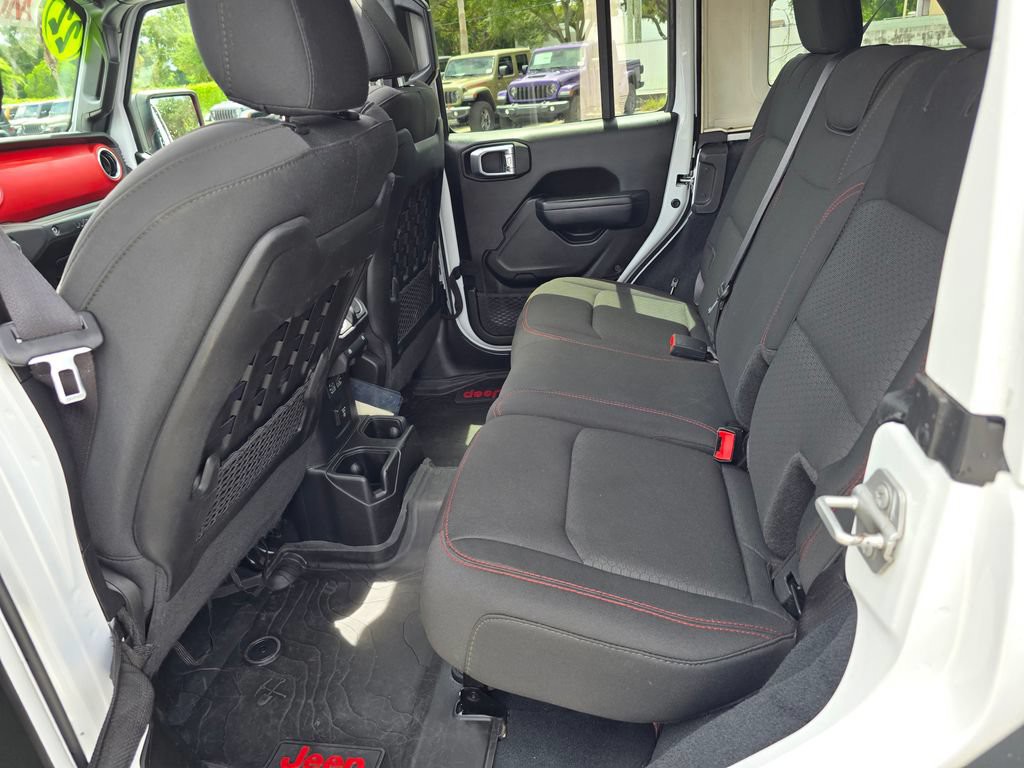 Used 2022 Bright White Clearcoat Jeep Unlimited Rubicon image 40