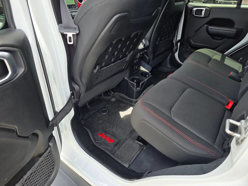 Used 2022 Bright White Clearcoat Jeep Unlimited Rubicon image 39