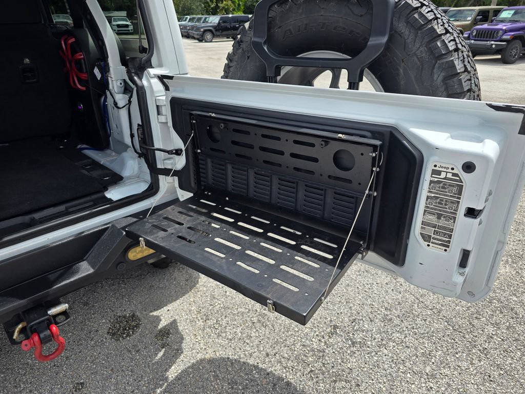 Used 2022 Bright White Clearcoat Jeep Unlimited Rubicon image 53