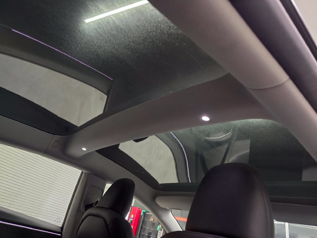 Used 2024  Tesla Base image 39