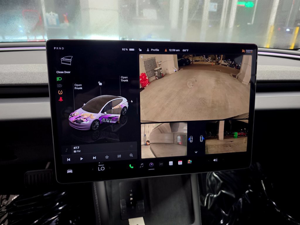 Used 2024  Tesla Base image 28