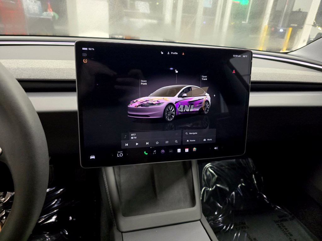 Used 2024  Tesla Base image 26