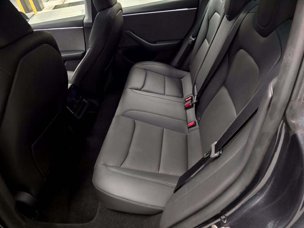 Used 2024  Tesla Base image 32