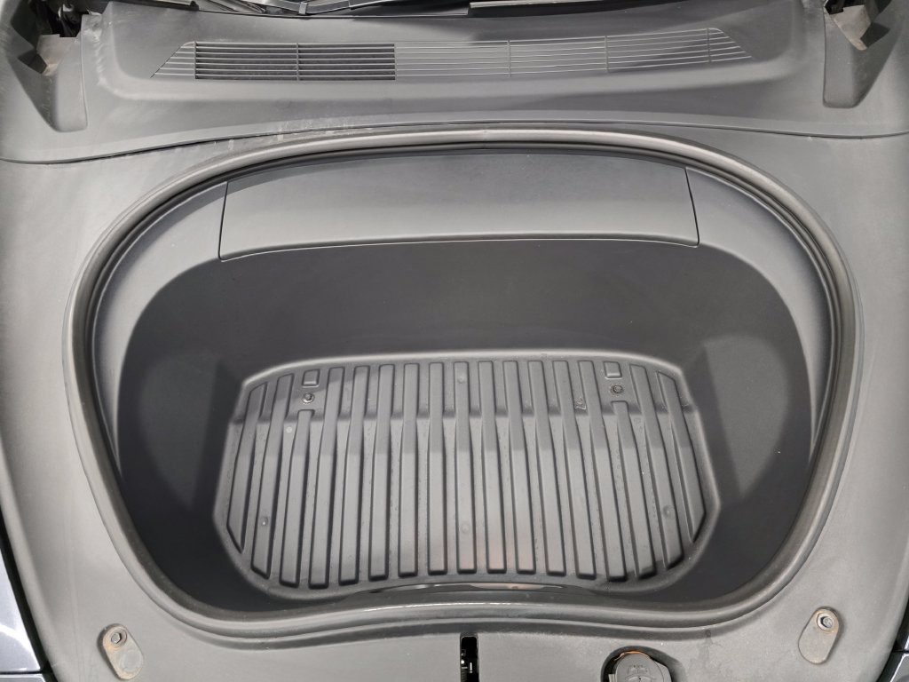 Used 2024  Tesla Base image 13