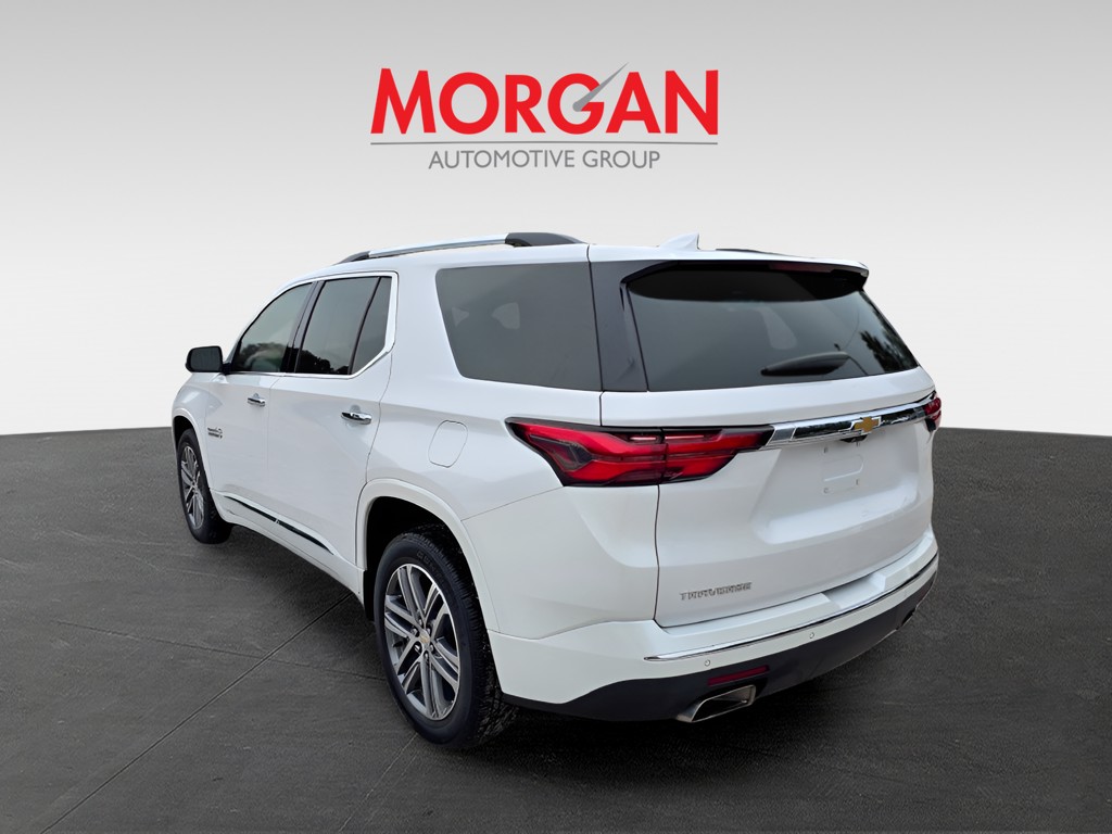 Used 2022 Iridescent Pearl Tricoat Chevrolet High Country image 4