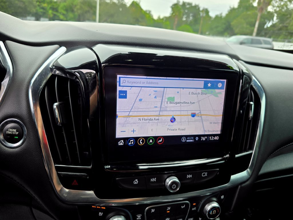 Used 2022 Iridescent Pearl Tricoat Chevrolet High Country image 23