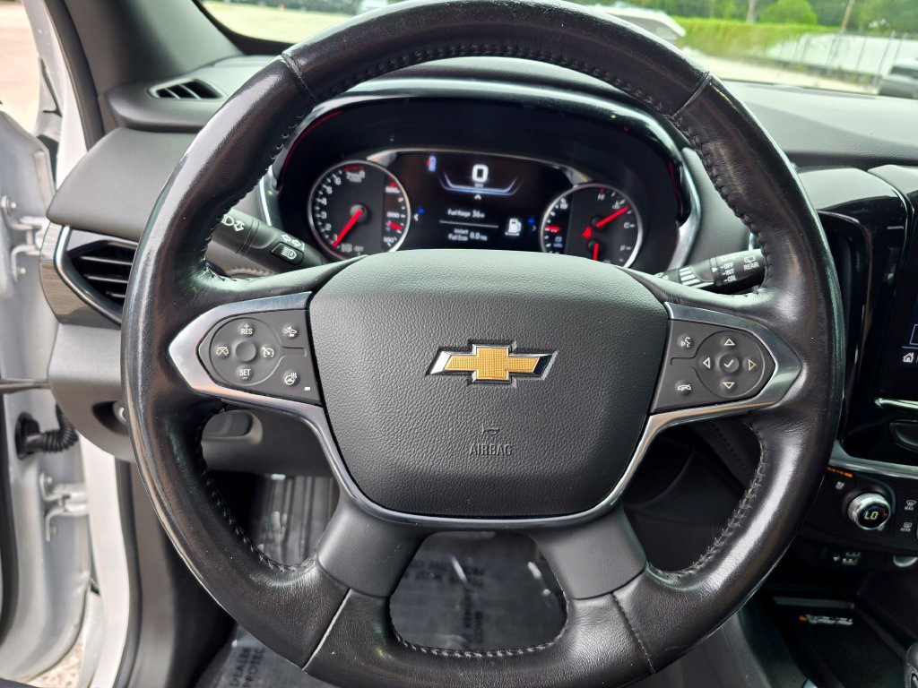 Used 2022 Iridescent Pearl Tricoat Chevrolet High Country image 18