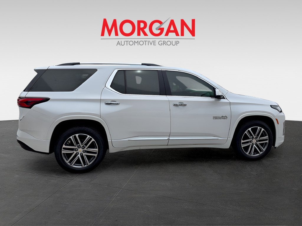 Used 2022 Iridescent Pearl Tricoat Chevrolet High Country image 7