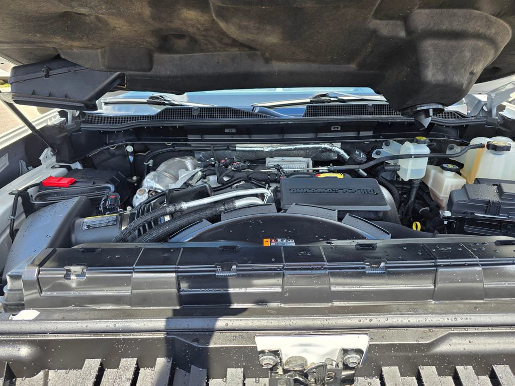 Used 2022 Summit White Chevrolet Work Truck image 16
