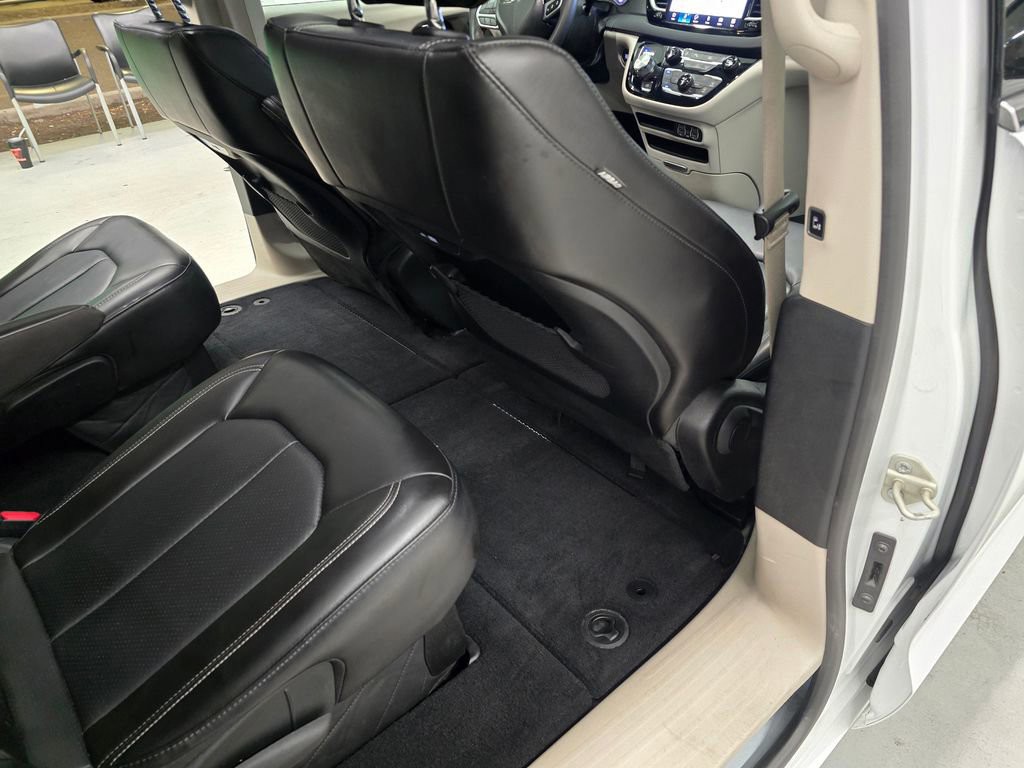Used 2024 Bright White Clearcoat Chrysler Touring L image 31