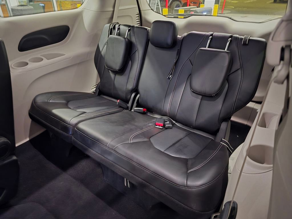 Used 2024 Bright White Clearcoat Chrysler Touring L image 29