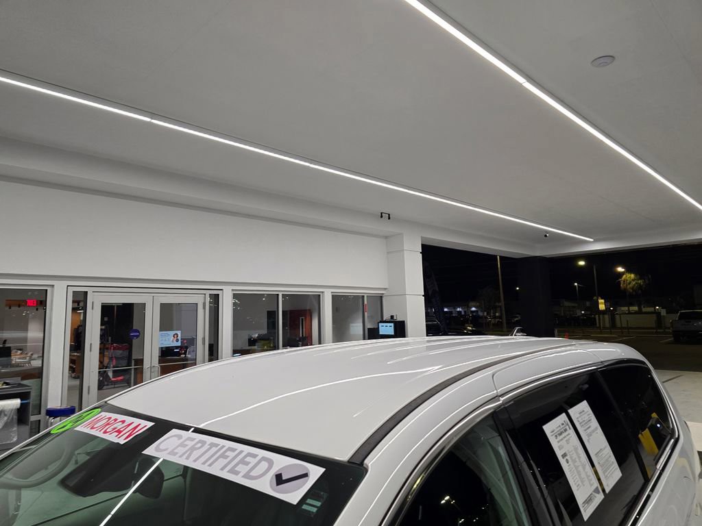 Used 2024 Bright White Clearcoat Chrysler Touring L image 11