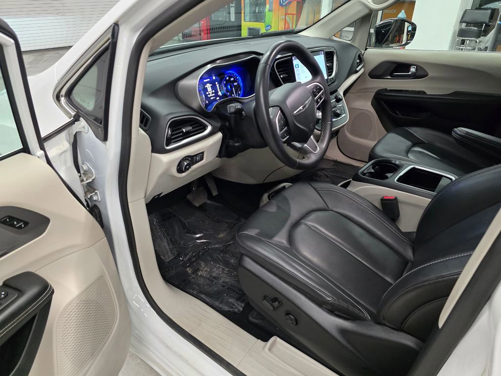 Used 2024 Bright White Clearcoat Chrysler Touring L image 15