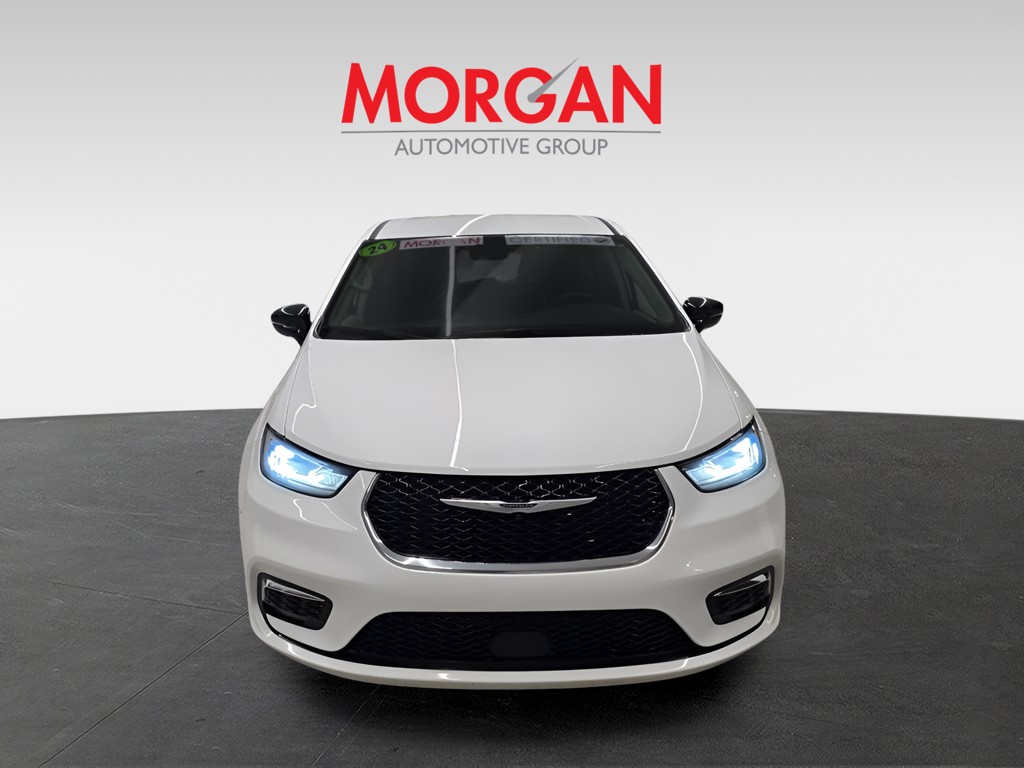 Used 2024 Bright White Clearcoat Chrysler Touring L image 8