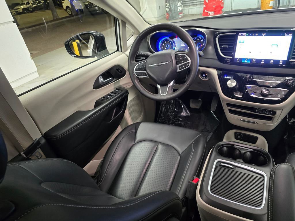 Used 2024 Bright White Clearcoat Chrysler Touring L image 35